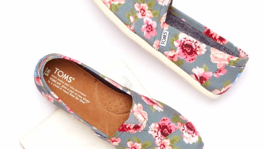 Welcoming Spring with a 50% TOMS SALE on New Arrivals! Only at Como Store #OfficialRetailer - Como Store
